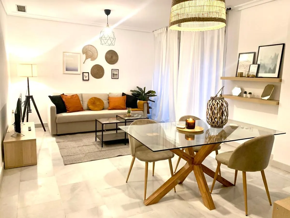 Homely Malaga Larios