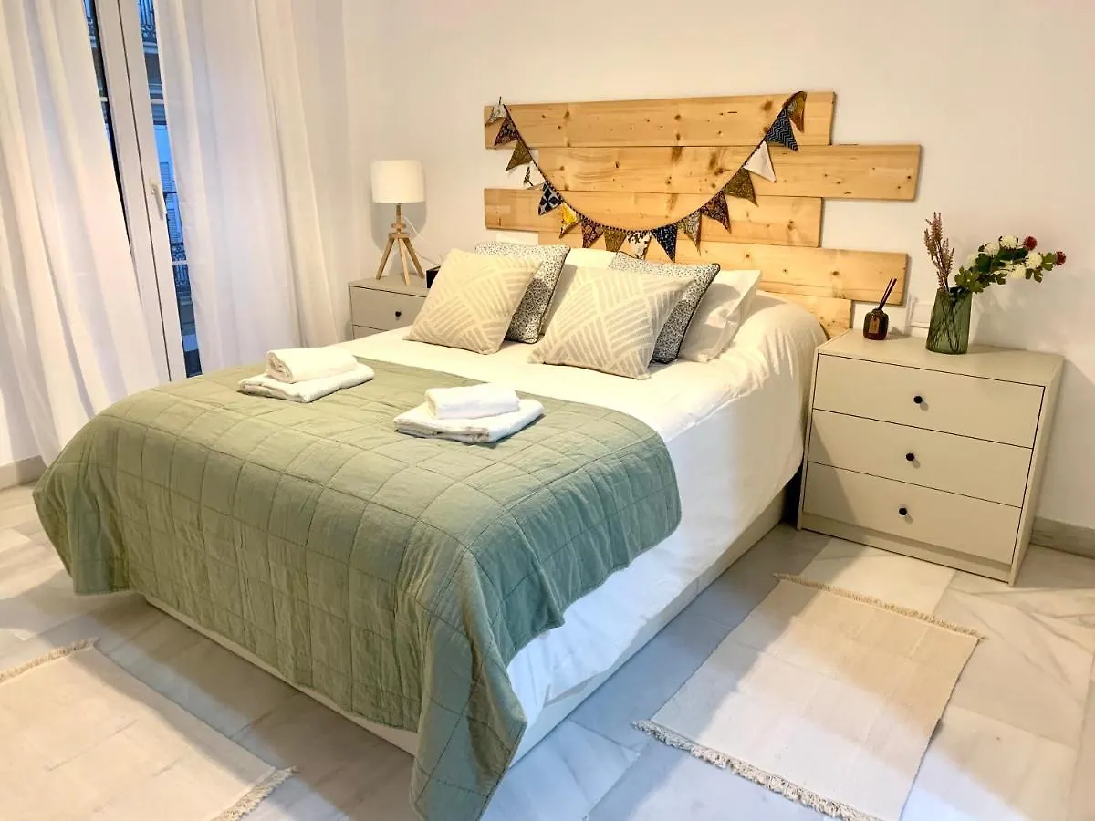 Homely Malaga Larios 0*,
